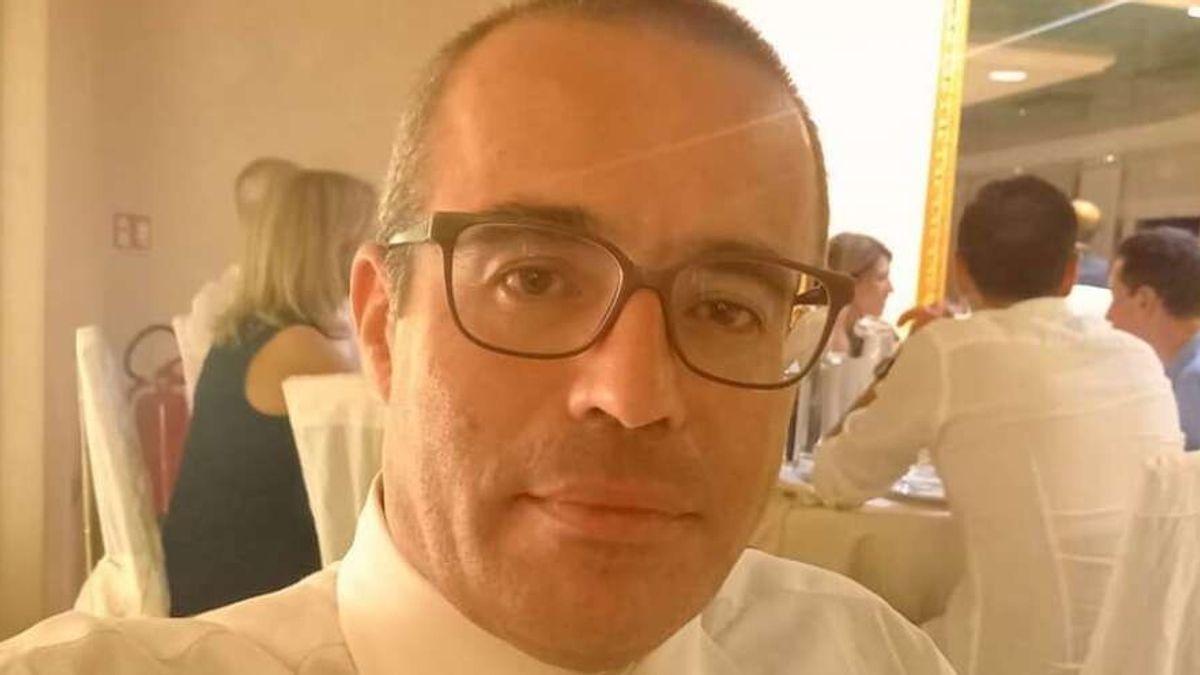 bergamo una donna non ha soldi per sistemare il tetto e il sindaco di canonica d adda le fa il lavoro gratis