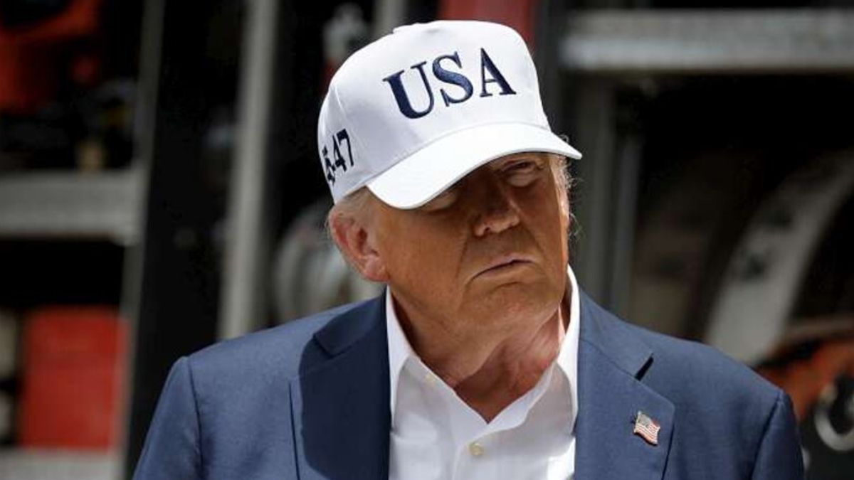 Trump: "Molte persone negli Usa vorrebbero un dittatore, io non lo sono" | E minaccia di revocare la licenza alle tv che considera "ostili"