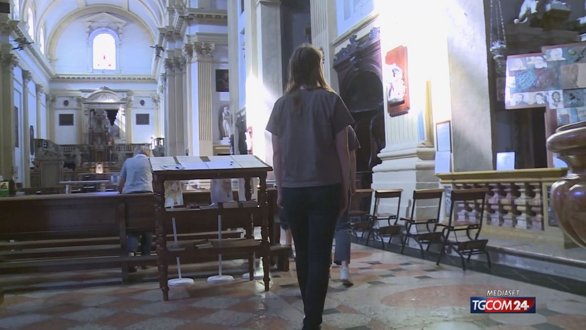 verona stop del parroco ai cani in chiesa
