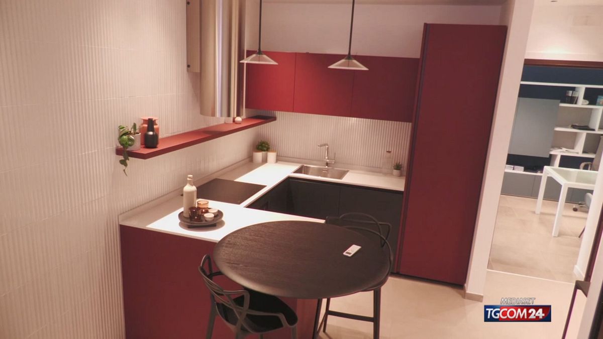 Ex caserma occupata, la rabbia dei residenti di Ostiense