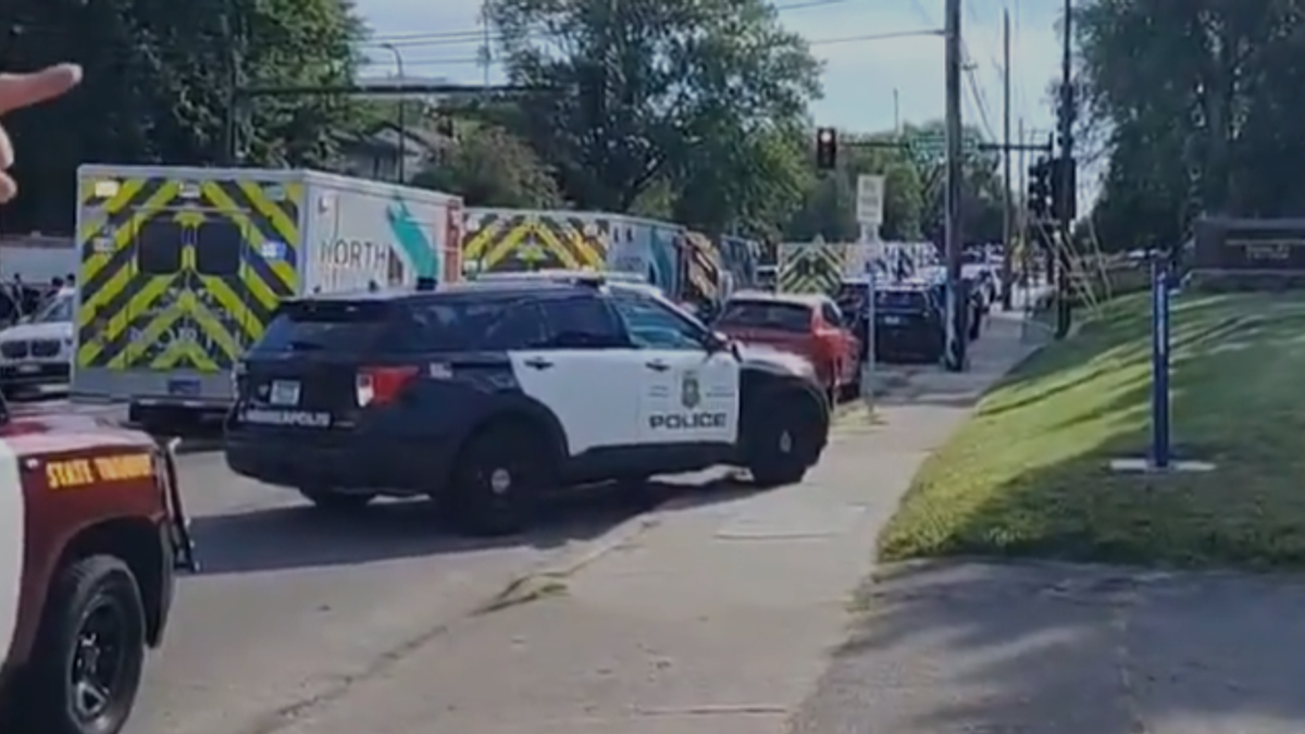 Usa, sparatoria in una scuola cattolica a Minneapolis: morti due bambini di 8 e 10 anni