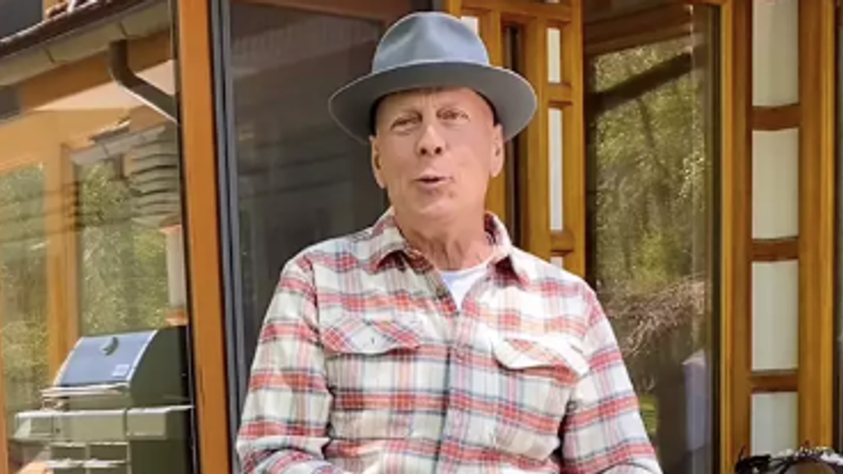 Bruce Willis, aileden ayrılmış bir ailede yaşıyor