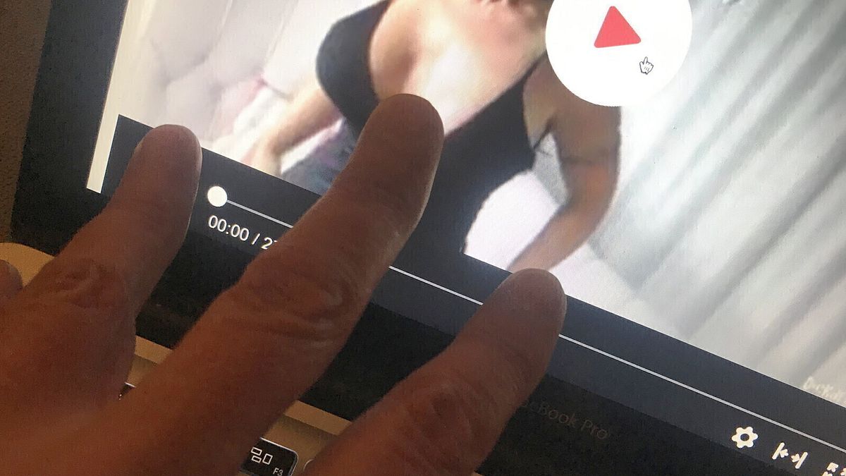 Foto di donne sessualizzate online, chiude uno dei siti nella bufera | Il ministro Roccella: presto misure del governo