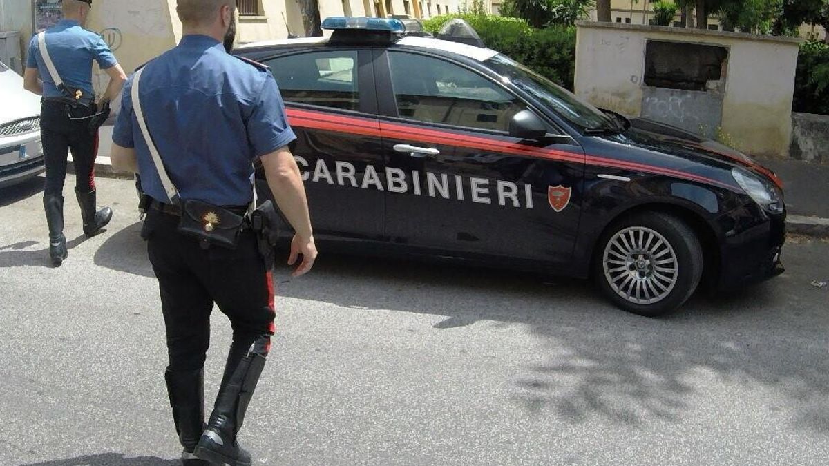 Modena, un giovane accoltella i genitori e la sorella 15enne: arrestato