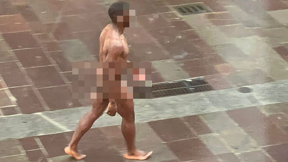 Bergamo, uomo gira nudo sotto la pioggia in pieno centro: fermato dalla polizia e ricoverato