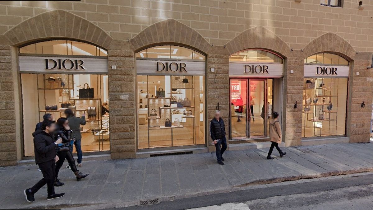 Colpo da 200mila euro nel negozio Dior nel centro di Firenze