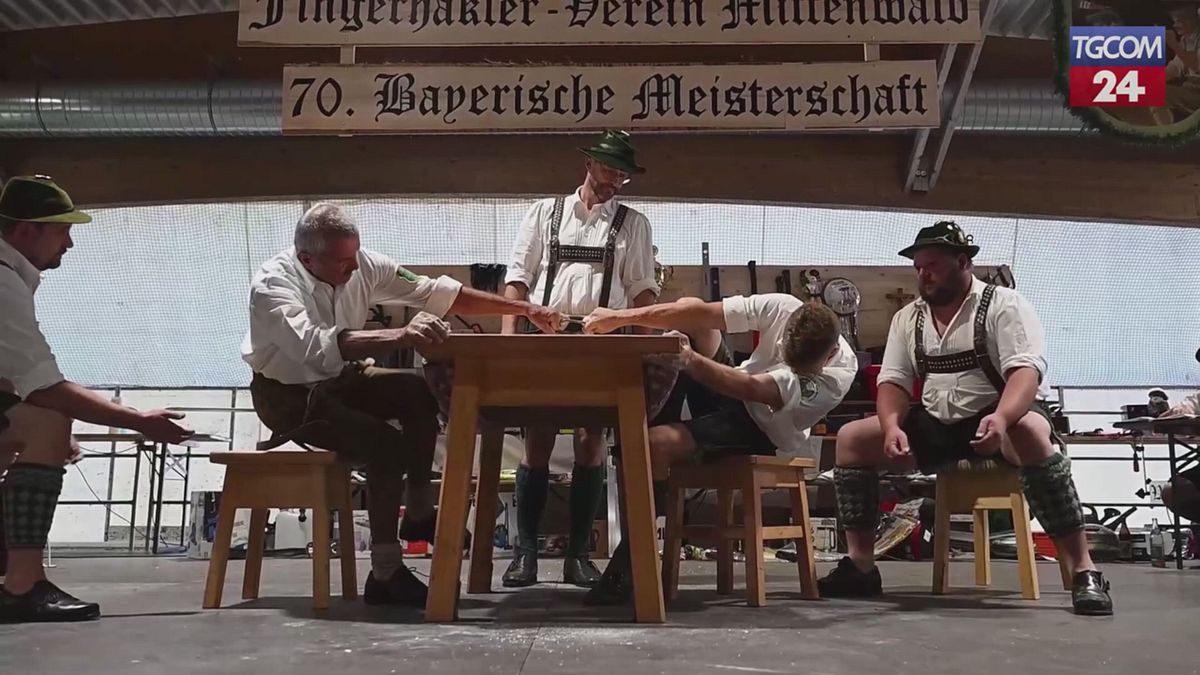 Germania, al via la 70esima edizione di "lotta con le dita"