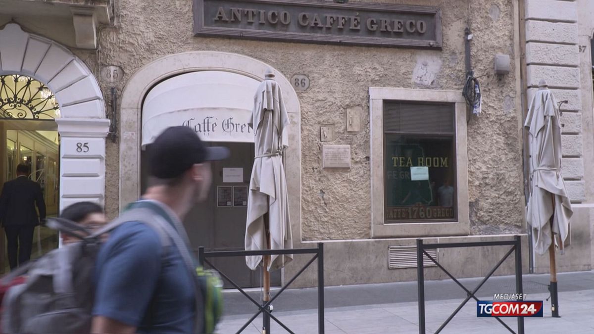 a roma lo sfratto del caff232 greco slitta di un mese