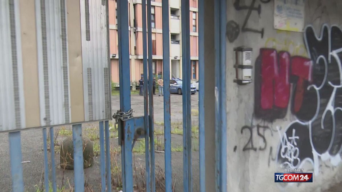 milano nuova occupazione dell ex liceo manzoni