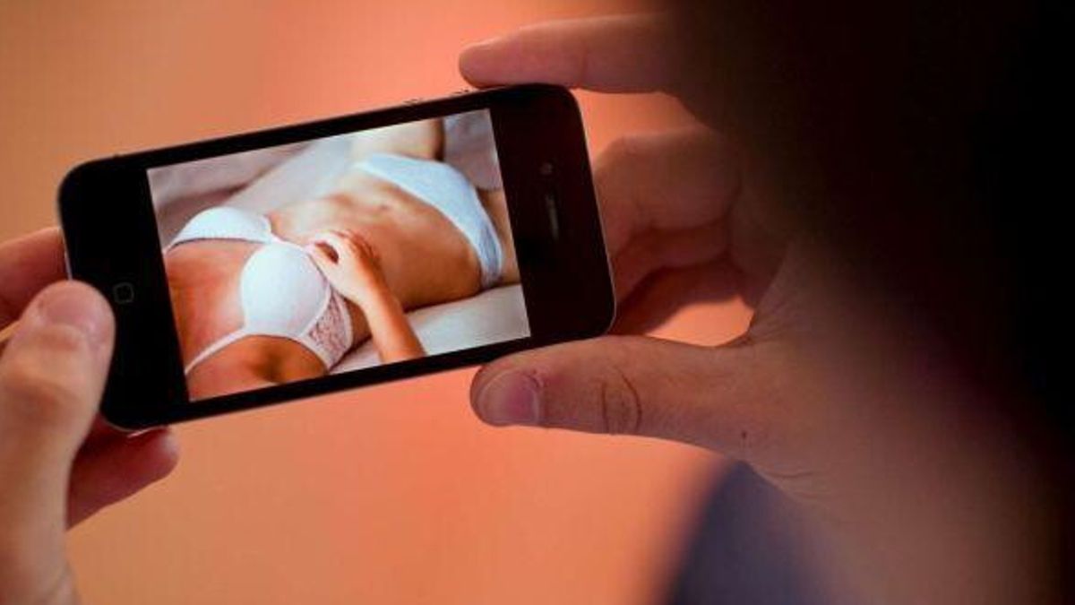 Siti sessisti, la Procura di Roma apre fascicolo per revenge porn: verso una maxi inchiesta