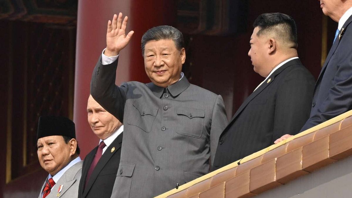 xi jinping vestito come mao alla parata ecco perch233 e che messaggio di sfida lancia a trump