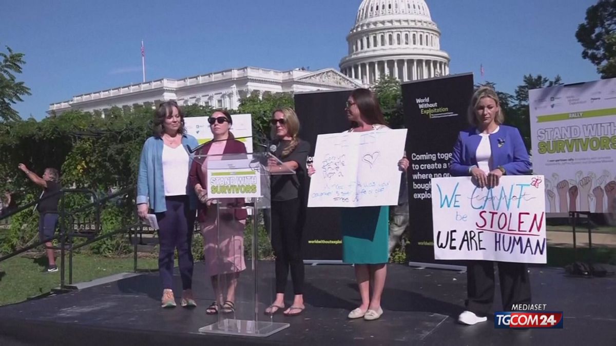 washington le vittime di epstein protestano a capitol hill