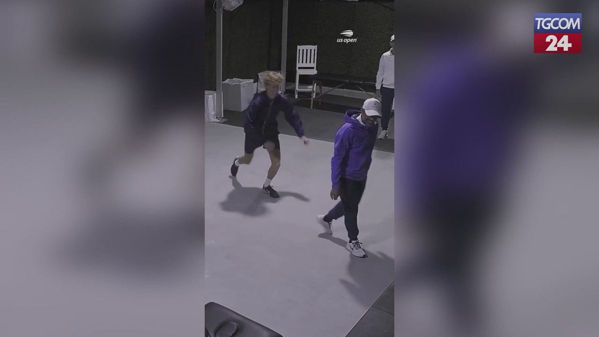 Jannik Sinner si diverte con il team: momenti di relax prima del match con Musetti