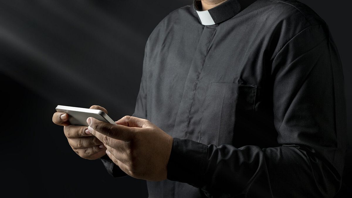 latina convoca i fedeli per un incontro online sospeso parroco di sermoneta