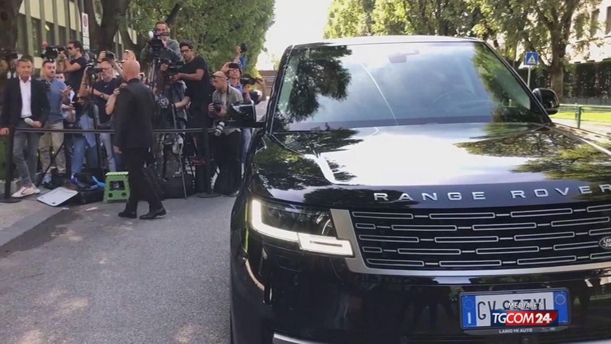 armani donatella versace alla camera ardente