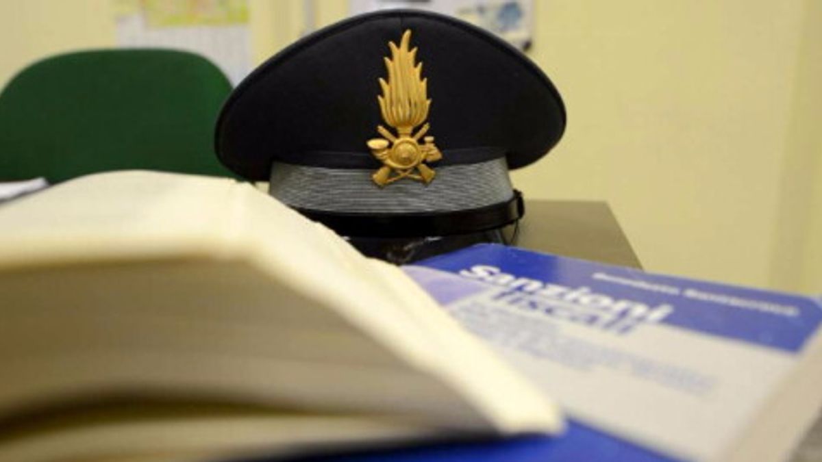 Truffa a Bolzano, consulente bancario scappa con 20 milioni dei clienti: non si trova da 8 mesi