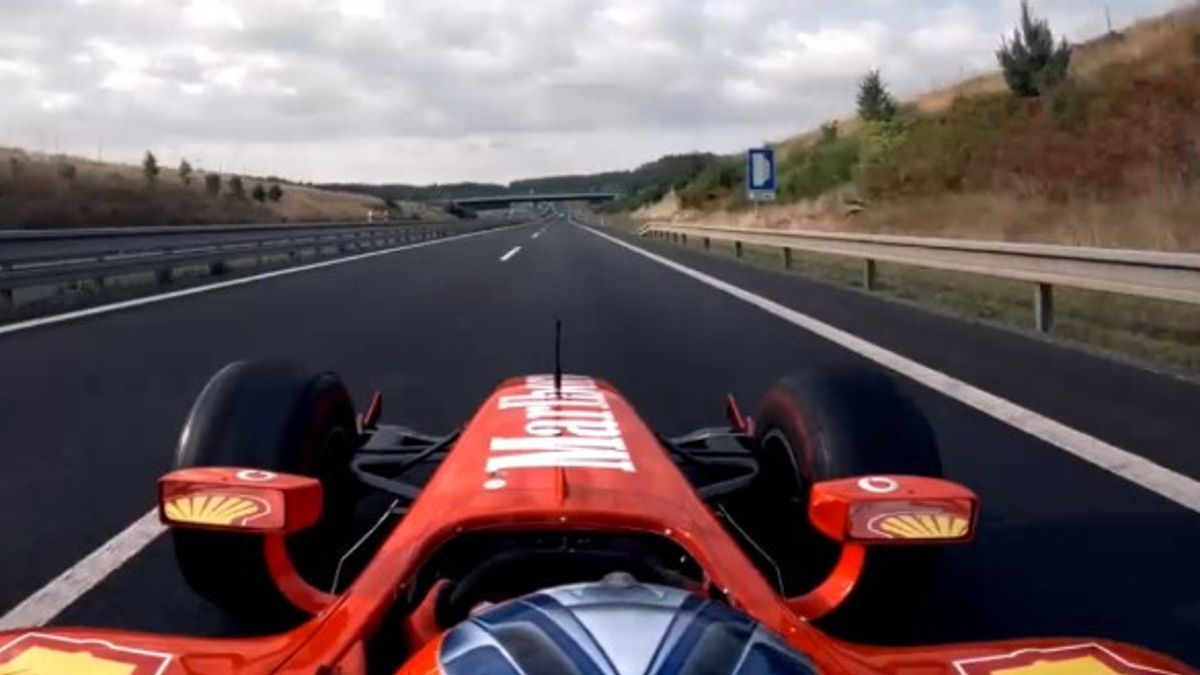 In autostrada con una "Ferrari" di F1: arrestato "pilota" ceco