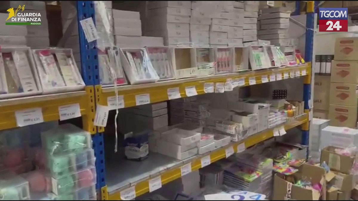 padova sequestrati 156mila articoli di cancelleria non a norma