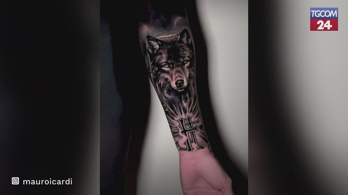 mauro icardi cancella i tatuaggi per wanda nara