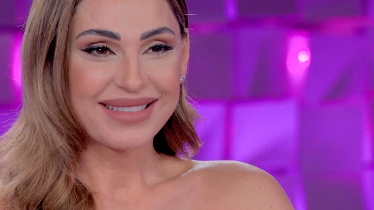 Anna Tatangelo a "Verissimo" svela il sesso del figlio
