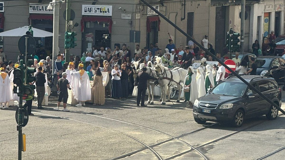 Torino, il matrimonio con cavalli manda in tilt il traffico cittadino