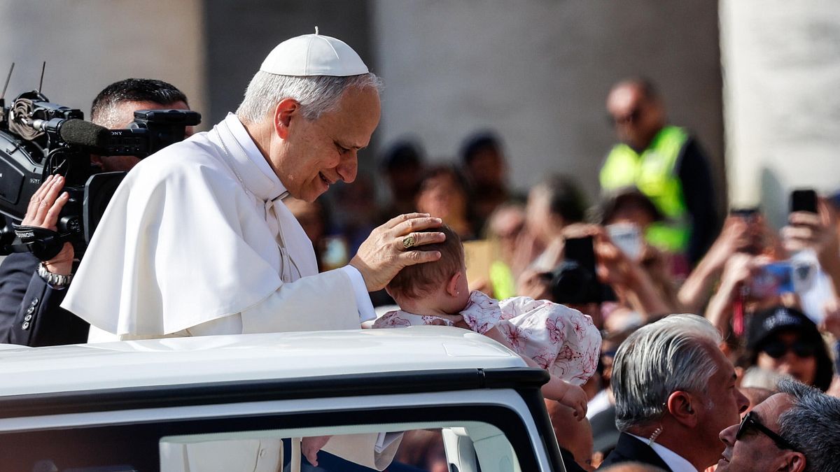 il primo compleanno da papa per leone xiv gli auguri dal mondo per i 70 anni