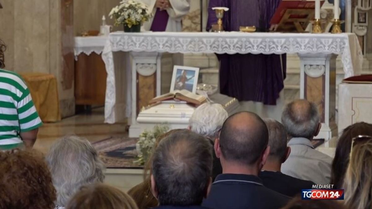studente suicida in casa la rabbia dei genitori la scuola sapeva che nostro figlio veniva perseguitato dai bulli