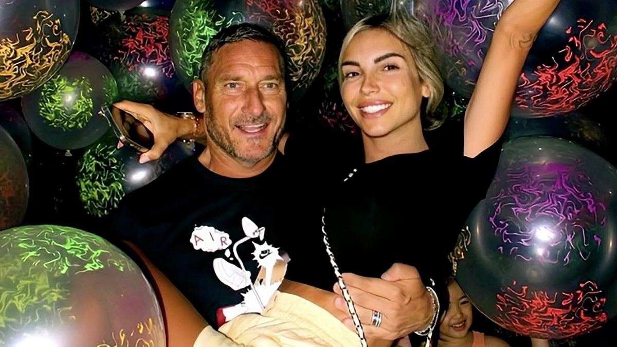 Totti e Noemi, la data dell’anniversario li “tradisce”? Ecco cosa non torna