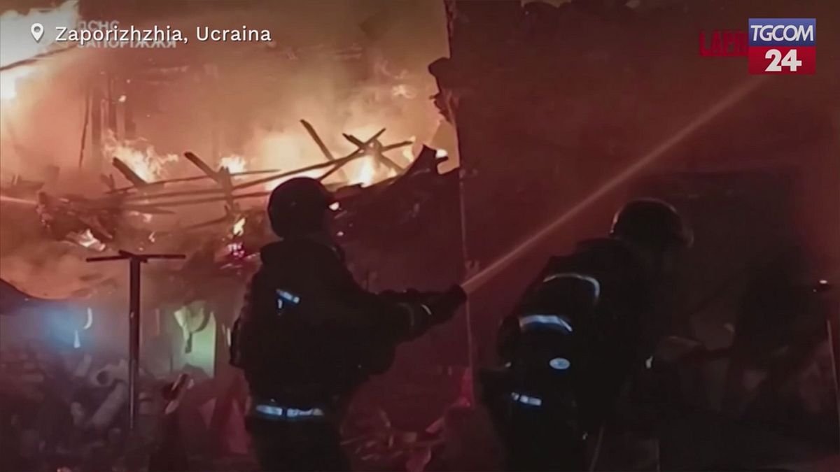 ucraina attacco russo a zaporizhzhia un morto e 13 feriti