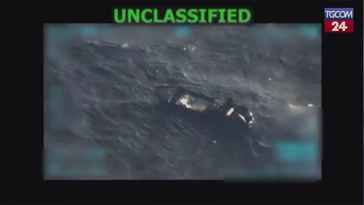 trump diffonde il video dell attacco a una nave di narcos venezuelani tre morti