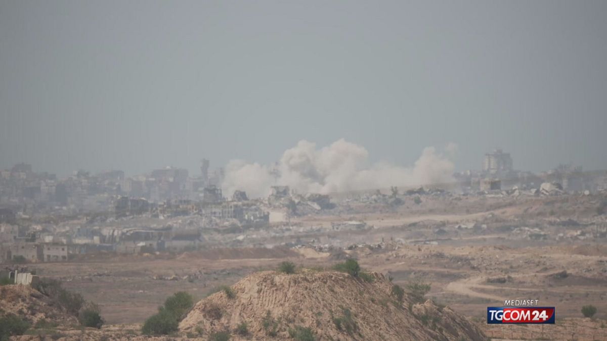 l inviata mediaset a sderot da nord fino a gaza city si vedono solo macerie