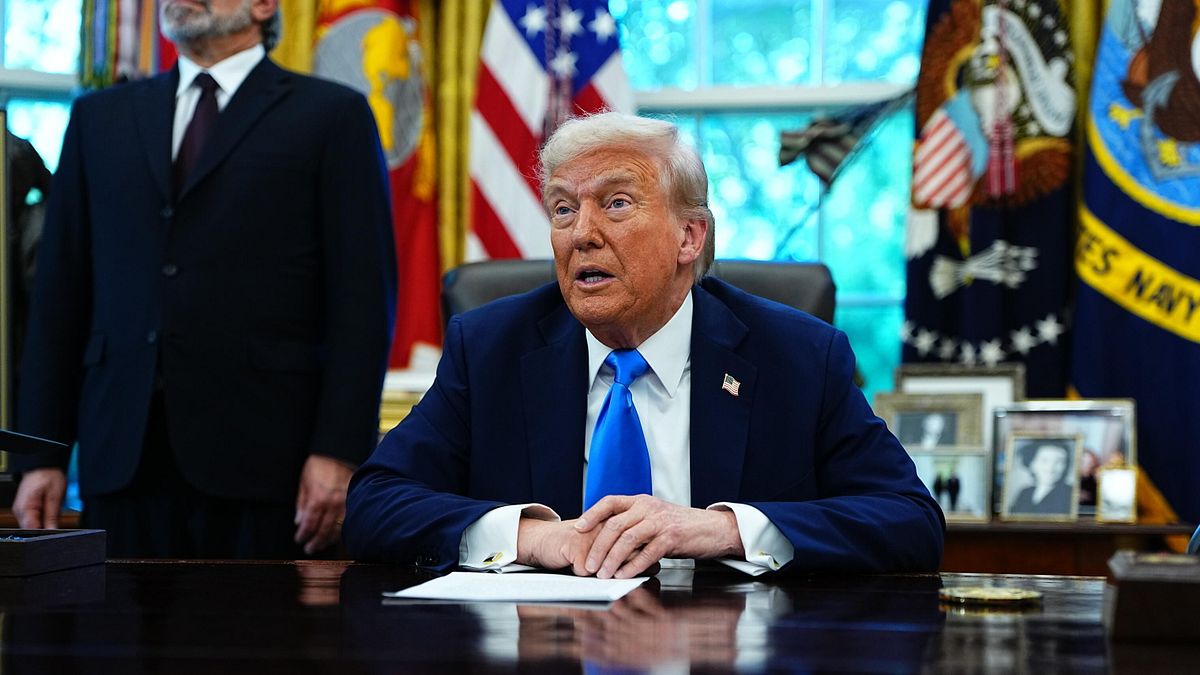 Trump: gli Usa hanno colpito una nave che trasportava droga, 3 morti