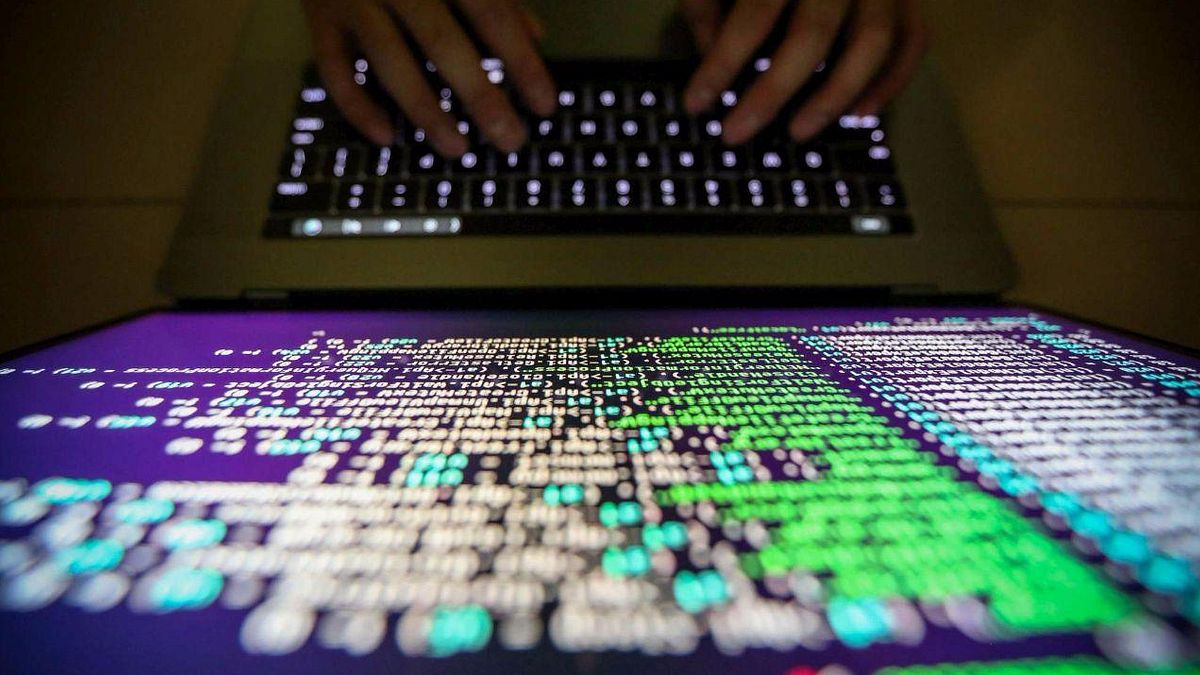 trasporti cyberattacco contro diversi aeroporti europei ritardi e cancellazioni