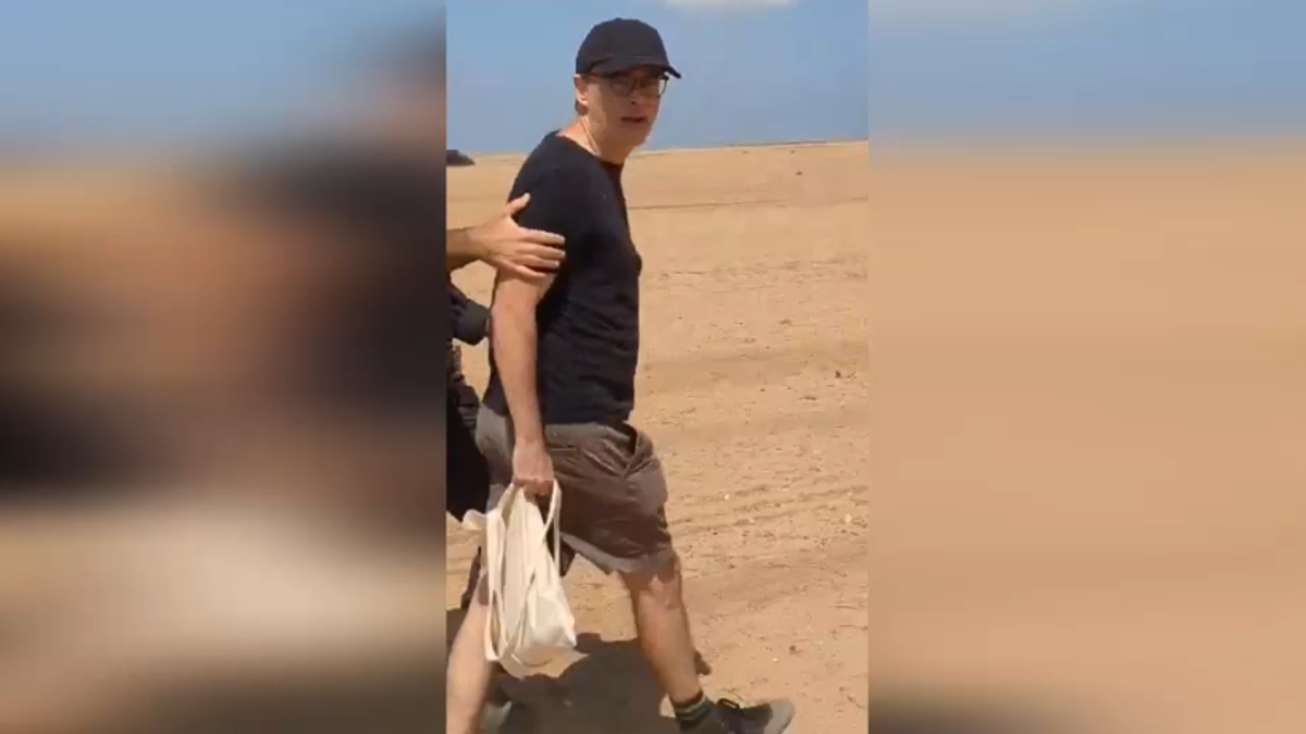 "Fermate il genocidio a Gaza", arrestato direttore d