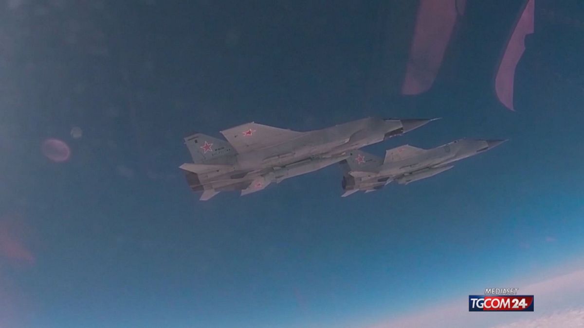 Droni, jet e attacchi ibridi: ecco la strategia russa