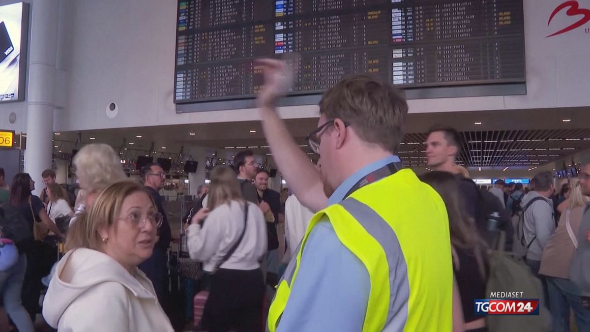 ancora disagi all aeroporto a bruxelles dopo il cyberattacco