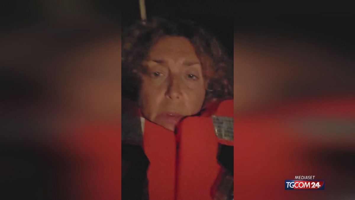 Flotilla colpita al largo di Creta, il racconto: "Decine di droni su di noi, sempre più aggressivi"