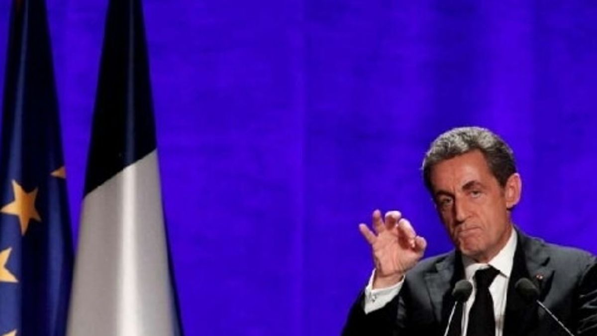 Francia, Sarkozy condannato a 5 anni per associazione a delinquere: andrà in carcere