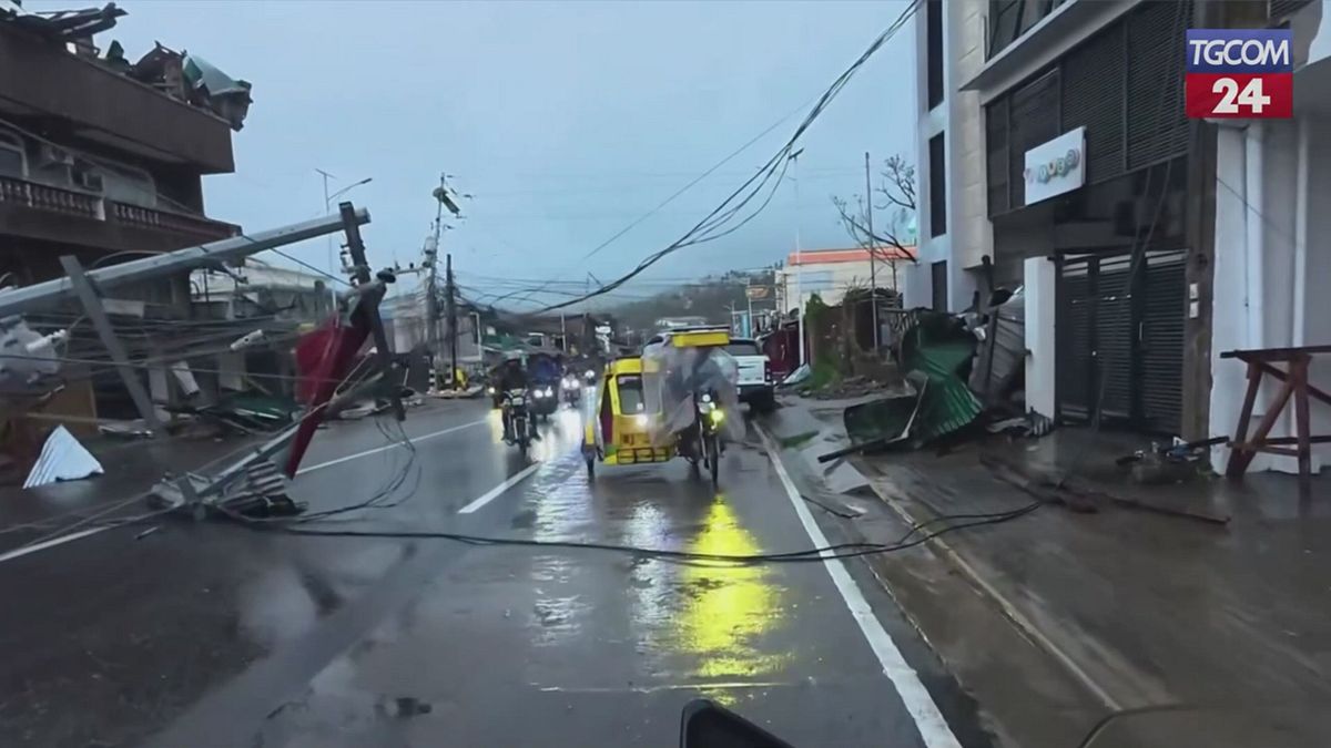 filippine la devastazione provocata dal tifone bualoi