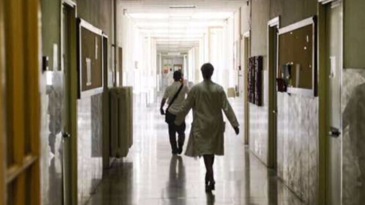 Genova, si finge parente e ruba ai pazienti in chemioterapia: arrestato