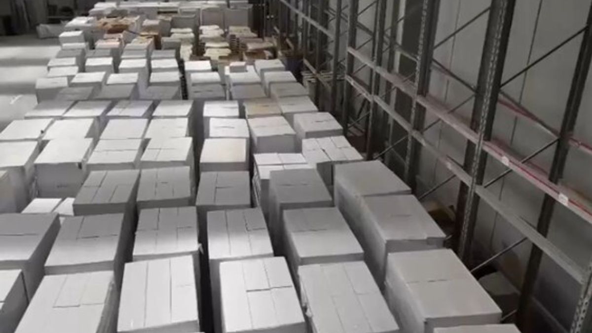 scoperta la pi249 grande fabbrica clandestina di sigarette in italia