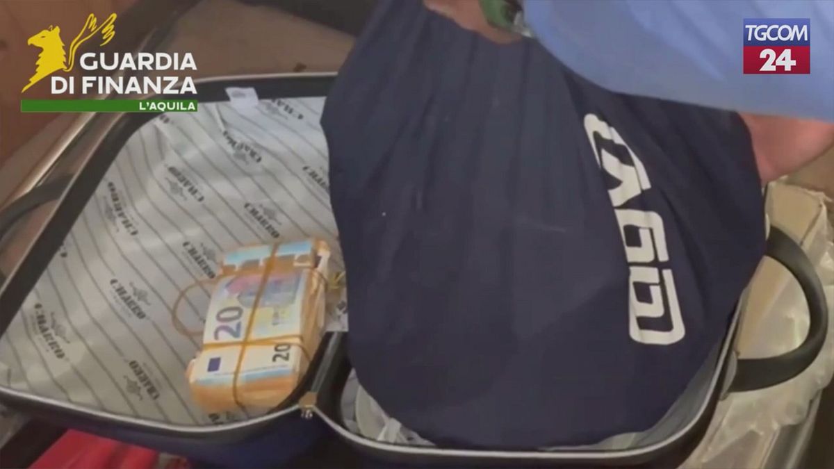 Sulmona, nascondeva cocaina, hashish e 230mila euro in un borsone: arrestato un uomo