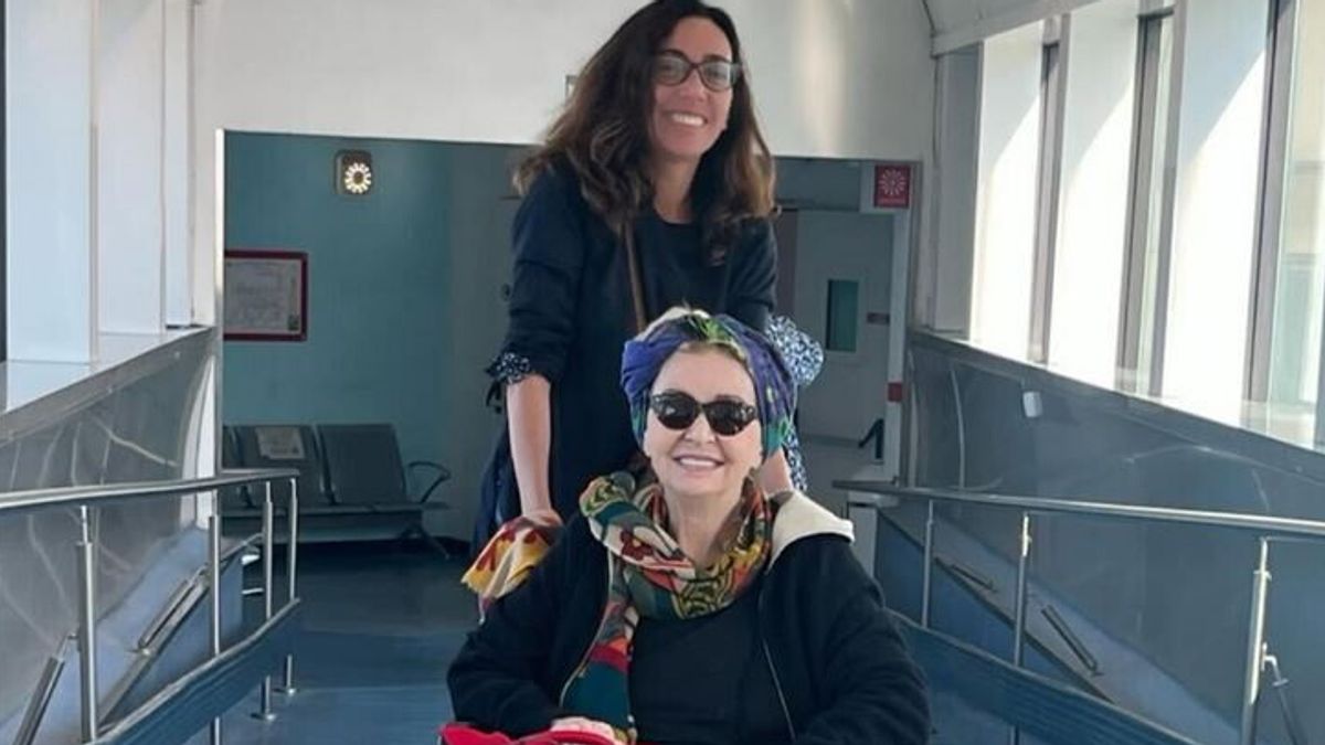 Enrica Bonaccorti, tümöre sahip olmanın sosyal bir postasıyla ortaya çıkıyor