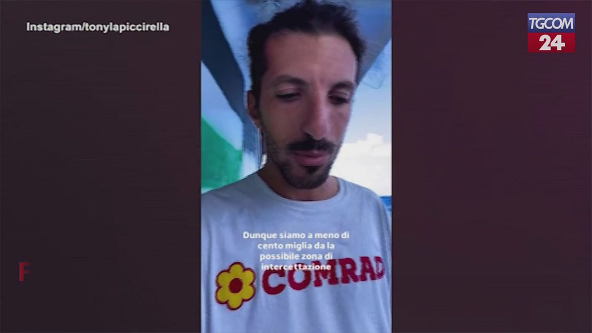 Flotilla, attivisti: "A fine giornata la nave della Marina ci lascerà"
