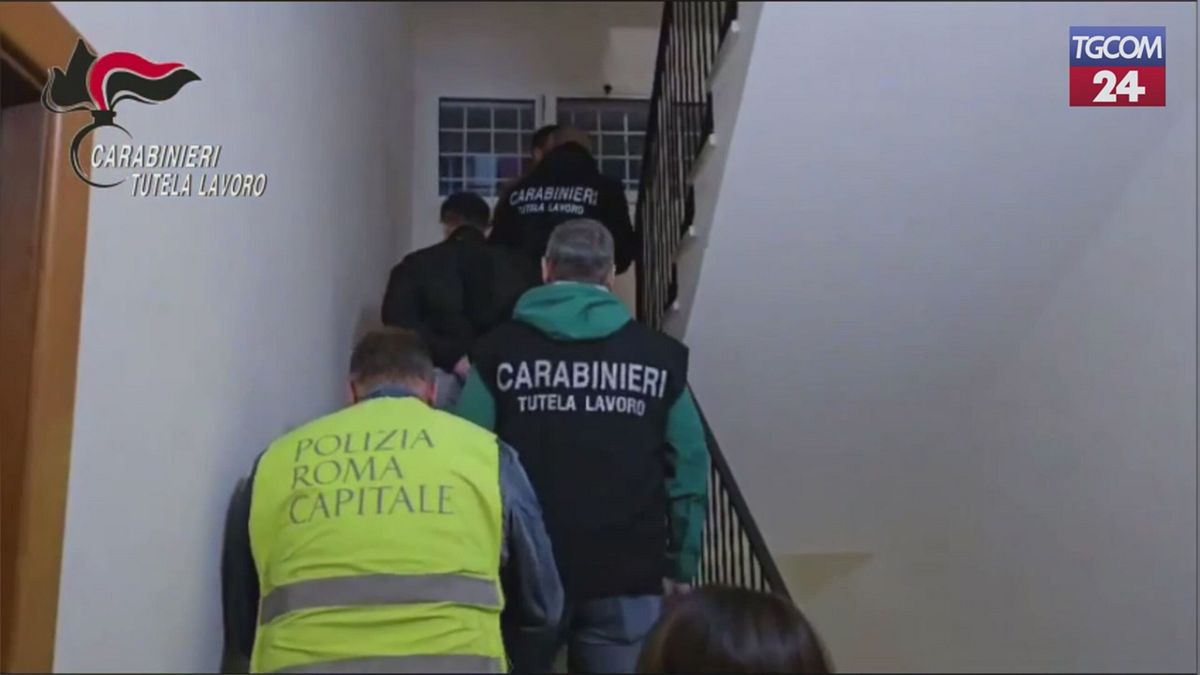 Roma, caporalato a Torpignattara: arrestati i titolari di una sartoria