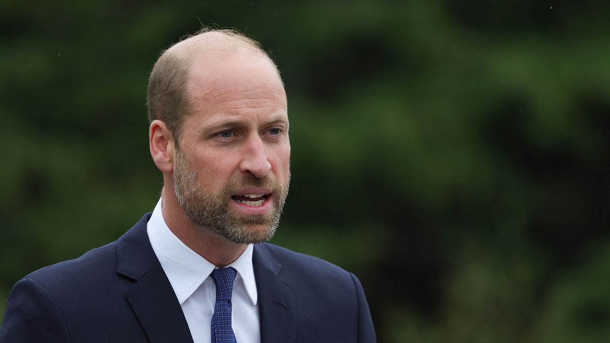 William bir scooter, Galler Prensi rutininden geçiyor