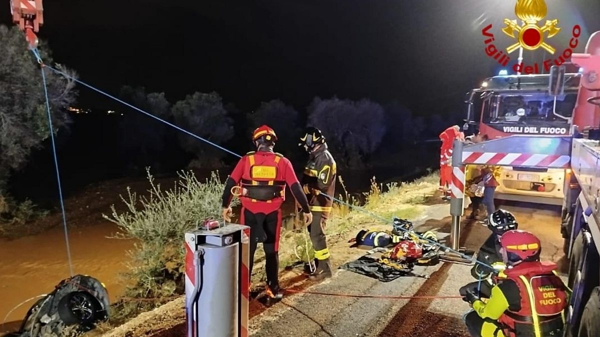Maltempo, nubifragio a Ostuni: un disperso | Aveva chiamato la moglie: "Fermati, mettiti in salvo"