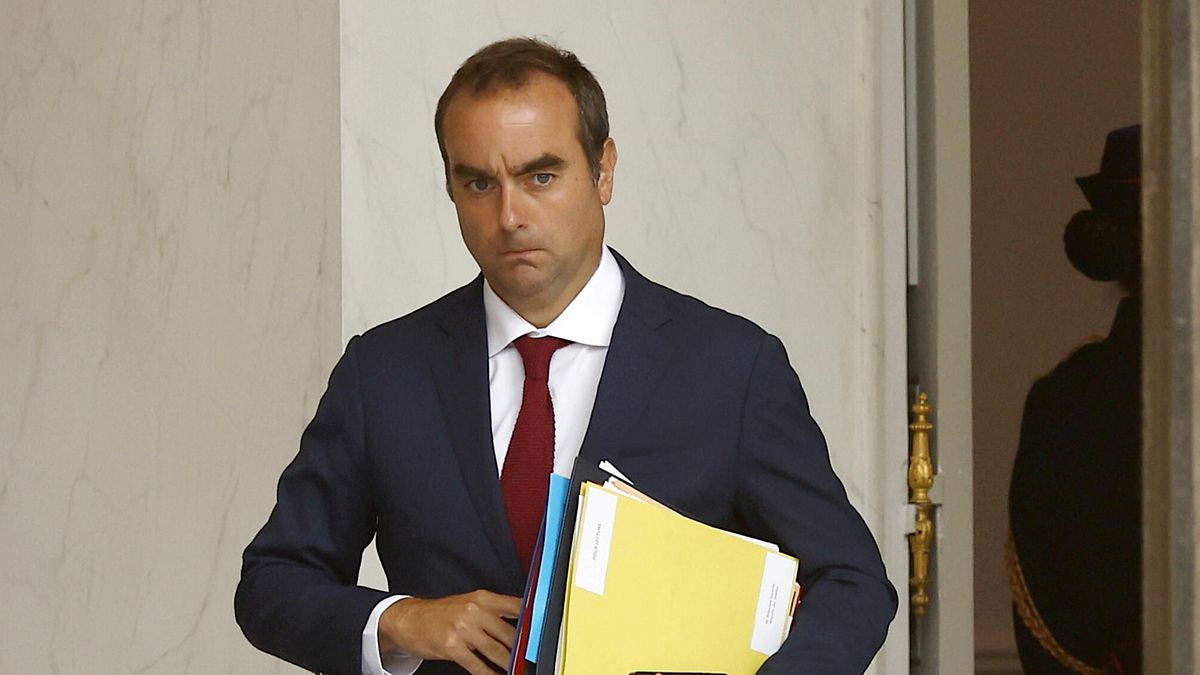 Francia, Lecornu ha rassegnato le dimissioni: il primo ministro con il mandato più breve della Quinta Repubblica