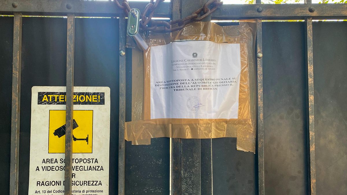 brescia sparatoria nel campo nomadi fermati madre e figlio della donna uccisa per tentato omicidio