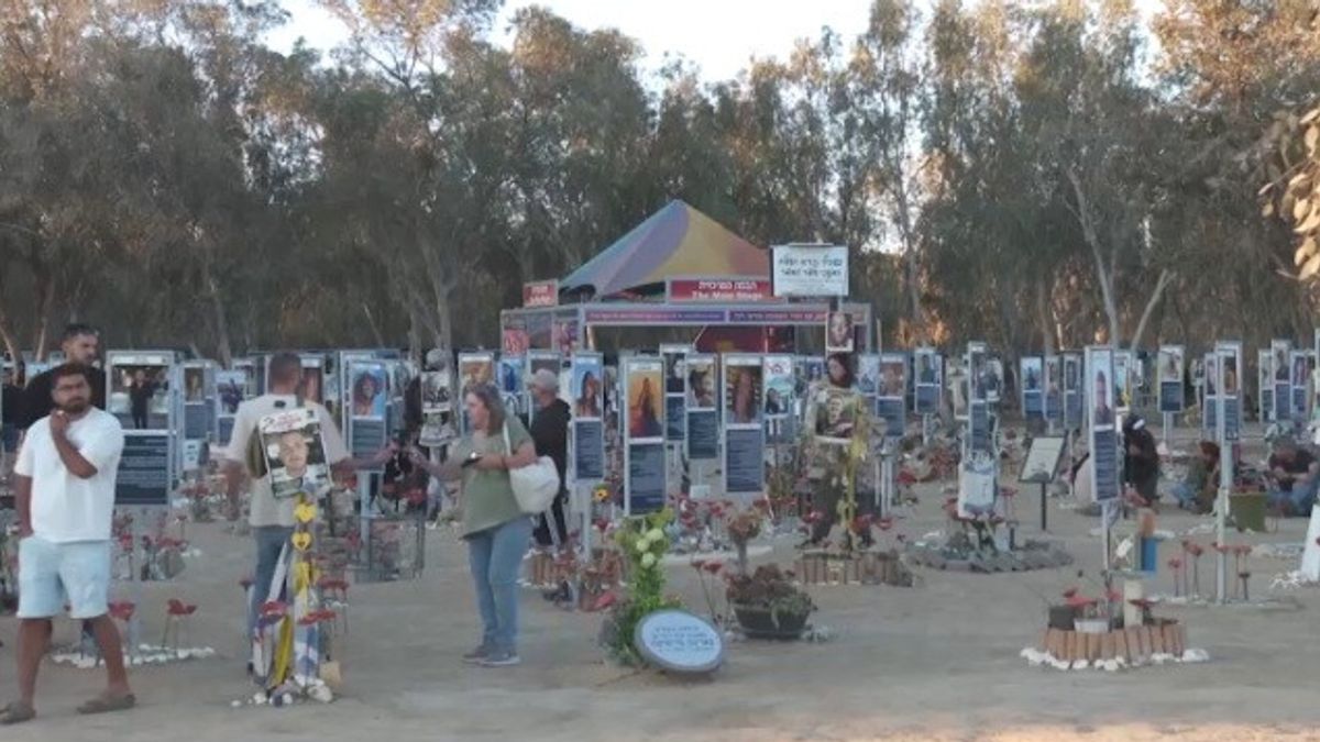 7 ottobre, in centinaia si ritrovano presso il sito del Nova festival